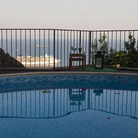 Aparthotel Zelzar Vietri sul Mare