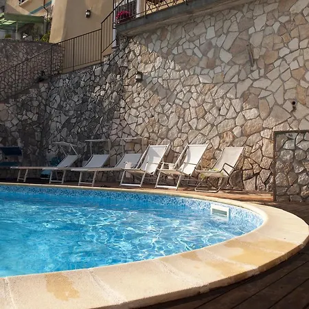 Aparthotel Zelzar Vietri sul Mare